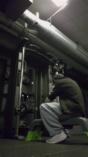 12/1/26 one arm cable row 2 sets almost fell off at the beginning #hdwmsk #foryoupagе #fyp #gym #rap