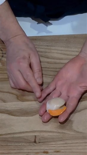 Ballymaloe Cookery School | How to prepare scallops, with Rory O’Connell. Separate the coral, remove the tough side muscle, then pat the scallops dry. Keep them cold... | Instagram