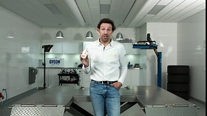 Gyeon Quartz Preserve 250ml - Dashboard Protectant - Protect and Maintain - UV Protection - Anti Static - Natural Finish - Safe for Car Vinyl, Plastics, Rubber, Synthetics