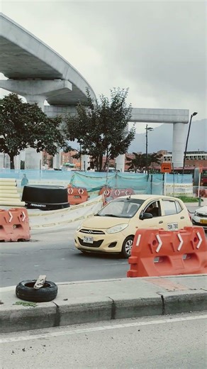 Progress of the Primera de Mayo metro line with Avenida NQS 30