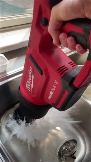 Using The Milwaukee AirSnake