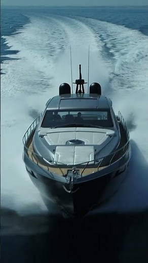 Luxury Yachts - Pershing 6X: relentless, unstoppable and surging ahead - Ferretti Group