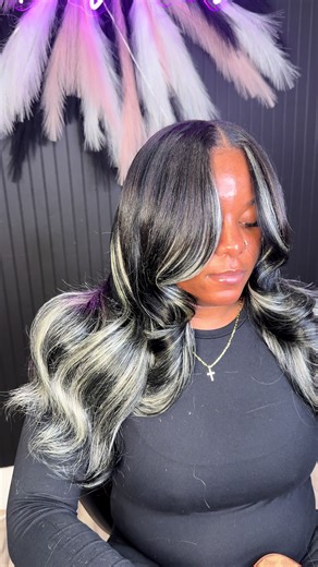 Quickweaves don’t get enough credit because when they’re done RIGHT, they eat every time 😌 This is a tension-free, flat, protective quickweave that lasts 4 weeks with proper care. If you want something that lasts even longer, a sew in is the better option, but don’t sleep on a good quickweave. Click the 🔗 in my bio to make a February reservation — books open January 16th at 6PM ⏰ Turn on post notifications so you don’t miss it 👀 For customer service please contact 1 (510) 598-3046 (text only)