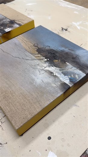 Two paintings on linen canvas ✨ Linen carries a unique warmth — its natural fibers become part of the artwork, giving depth and organic texture. The canvas itself breathes with the painting, adding a timeless, earthy elegance. Discover more on: www.cusumano-art.ch/en #LinenArt #ContemporaryPainting #ModernArt #AbstractArt #FineArt #ArtCollector #ArtGallery #ArtOnCanvas #MinimalArt #SwissArt | cusumano_art