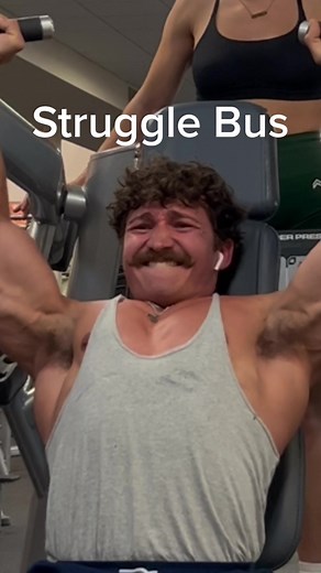 Do you guys like this style of videos? Recording in the gym takes some effort but im down to start doing it more. . . #fit #gymlifestyle #lifestyle #workout #gym #healthy #fitness