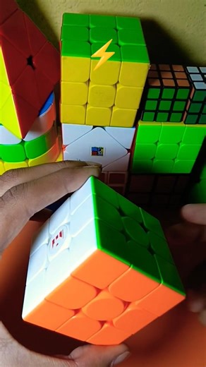my first cube😅 vs my latest cube 😎 #rubikscube #ajjubhaiinmymatch