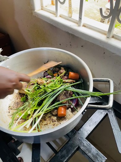 Fresh Brown Beef Stock Recipe from Scratch