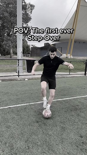 A Step-over in 1940 would get you 5 star skills 😮‍💨🤣 #football #soccer #futbol #fussball #fußball #calcio #tomharrisfootball