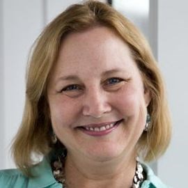 Katherine Applegate | Speaking Fee | Booking Agent