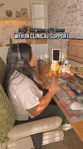 Amy ✿ M A M A┃𝚌𝚘𝚣𝚢 𝚠𝚏𝚑 on Instagram: "I’ve officially accepted my fate for January being the busiest month of the year 🫠 #cozydesksetup #wahmlife #wfhmom #cometoworkwithme #remoteworklife"