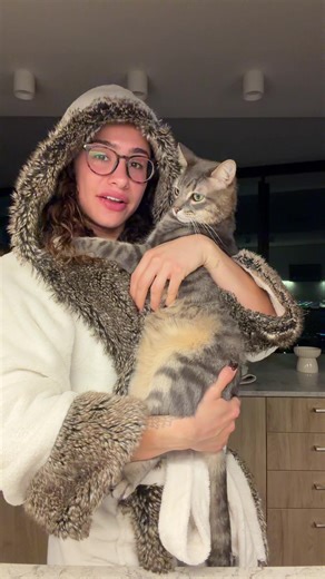 The stain and the ripped picked is how you know I LOVE this thing😭😭😭😭😭