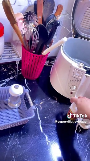 How to Clean Your Deep Fryer Effectively