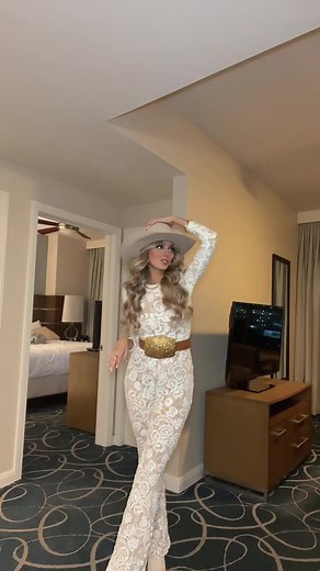 Cowgirl GLAM #nfr #nfrfashion #wranglernfr #westernlifeandstyle #westernstyle #cowgirlfashion #cowgirlnfr23 #nfrstyle #nfr23