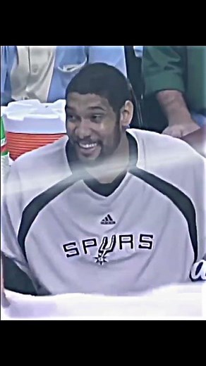 Tim duncan ejected by joey Crawford for laughing 😆 #timduncan #shorts