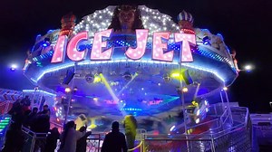 Just how AMAZING is this light show?! 😍 For me, Ice Jet really is one of the world's best presented rides! IMO it's up there along side the likes of Deca Dance, Commander and Dom Dancer for just how amazing it is to watch! I could just stand and watch it all night 😆 Us Brits should consider ourselves so lucky that we have this beautiful ride here, and Terence & Beth should just be so proud of what they're doing 💕 | Diary of a RollerCoaster Girl