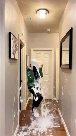 Epic scare prank compilation 2025🤣 #funny #prank #funnyprank #pranks #lindy #shortvideo