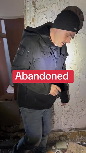 Exploring an Abandoned House Full of Kids Toys #Abandoned #Exploring #Weird #Odd #Urbex