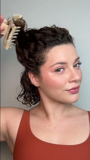 STYLING MY CURLY HAIR WITH ONLY ONE PRODUCT (episode 1)