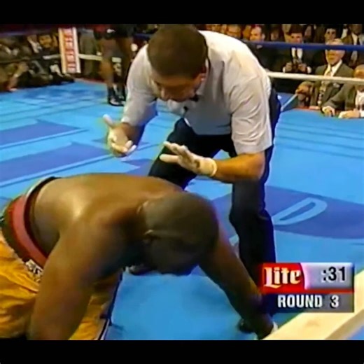 1.1M views · 20K reactions | Mike Tyson vs Buster Mathis Jr. 壘 #miketyson #ko #boxing | punchtime | Facebook