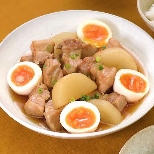 絶品おかずにごはんがすすむ！ 豚肉と大根の甘辛煮のレシピ動画・作り方 | デリッシュキッチン