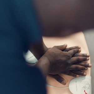 840 reactions · 354 shares | Dans 9 situations d’urgence sur 10 la victime est un proche, formez-vous aux gestes qui sauvent. | Croix-Rouge française | Facebook