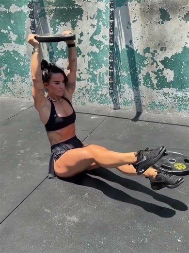 Weighted Crunch Challenge: See How Long You Last #fitness #core #workout
