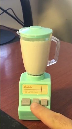 World's SMALLEST Blender (Does it Work???)