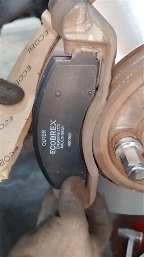 barke pads fitting #automobile#viralvideo #mechanic