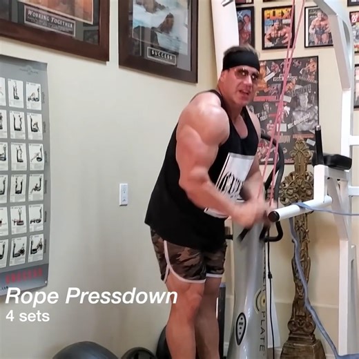 Bigger arms start with triceps 💪 | Jay Cutler