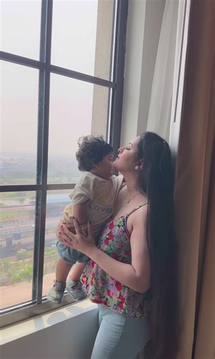 We are sun lovers! ☀️🐣 | Pori Moni