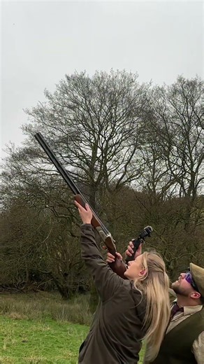 THE CAMERA LADY DOING HERE THING 💪🏼