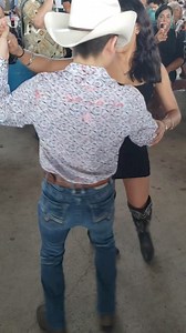 887K views · 12K reactions | Baile en la pulga de Alamo, Texas #bailesito #pulgadealamo #bailarines #dancevideo #baile #parati | Bailando se vive mejor | Facebook