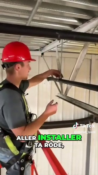 🚒🔥 Comment installer une ligne de gicleurs ? 🛠️ Un élève en mécanique de protection contre les incendies te montre les étapes clés pour fixer une installation sécurisée ! 👇 ✅ Pose d’un “tub beam” pour soutenir la ligne 🏗️ ✅ Différence entre ligne filetée et ligne rainurée 🔩 ✅ Techniques d’installation et fixation 🔧 🔎 Le savais-tu ? Les systèmes de gicleurs sont indispensables pour limiter les incendies et sauver des vies ! 🚨 📍 Inscris-toi dès maintenant et lance ta carrière dans un dom