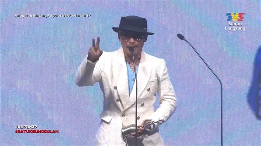 🏆ARTIS KOMEDI POPULAR🏆 Tahniah Joey Daud✨ Saksikan malam kemuncak ABPBH37 pada Jumaat, 12 Disember, jam 9malam di TV3 dan strim secara live di Tonton! #ABPBH37 #SATUKeunggulan #Daia #DaiaSoftergent #Daia3in1 #DaiaSmart3in1Softergent | TV3 Malaysia