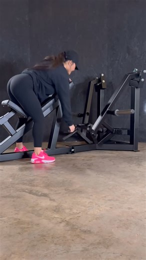 Raw Motive Works LLC ™ on Instagram: "Incline Row One of the greatest back contractions you will feel! With our diverging arm design and carefully chosen grip angles, this machine puts you in perfect position throughout the movement. Our Incline Row provides a neutral grip that is slightly pronated and a pronated grip. Benefits & Details of our Incline Row: * Unique lying row. * Two (2) piece chest pad to remove interference during movement. * Adjustable seat and handle height. * Can be used as