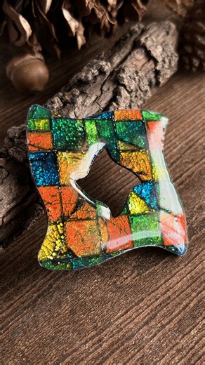 JessamaDesign on Instagram: "Want to make a Christmas jewelry set from polymer clay? You should try this alcohol ink & metal leaf effect. Want to see a full tutorial? Check out Jessama Tutorials youtube channel: https://youtu.be/ojnUaN2YNks Silkscreen: https://jessamadesign.etsy.com/listing/1198438496 Donut cutter: https://jessamadesign.etsy.com/listing/1318445864 Teardrop cutters: https://jessamadesign.etsy.com/listing/599626857 #polymerclay #polymer clay art ideas #polymerclaytutorials #makeit