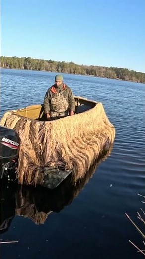 Beavertail blind doing the job #duckhunters #waterfowlhunting #duckhunting #duckblind #trackerboats