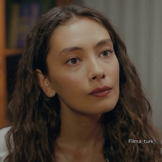 Filma Seriale Turke❤️ on Instagram: "💔💔💔💔 - - Follow @filma_turk_ #sefirinkızı #explore #turkey #kosovo"