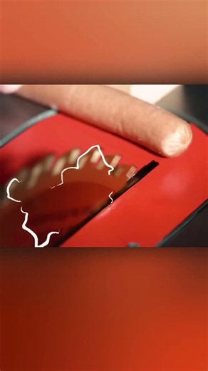 How saw stops machine detect hand🤯
