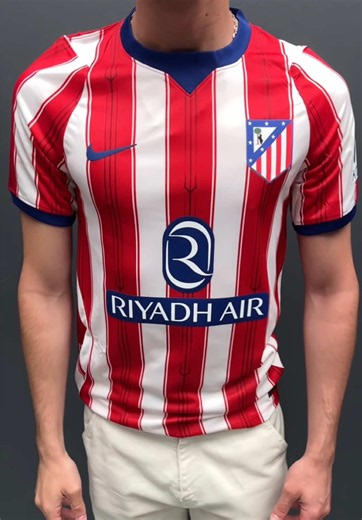 Equipación del Atlético de Madrid en El Corte Inglés