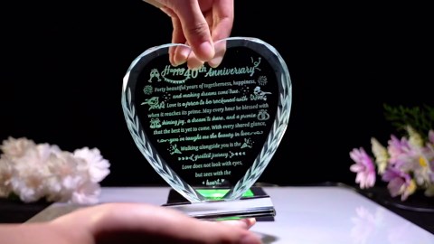 40th Wedding Anniversary Crystal Gifts for Couples, Romantic Heart Happy Ruby Anniversary Keepsake Gift for Wife Parents with LED Light Base, 40 Years of Marriage for Her Him Party Decor
