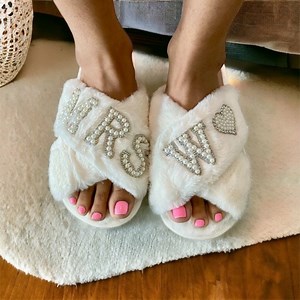 Personalized Fluffy Spa Slippers: Pearl Initial Bridesmaid Gifts - Etsy