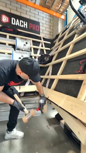 550K views · 1.9K reactions | Bei welcher Eindeckung fräst ihr？ #dachdecker #tools | Mark Dennis | Facebook