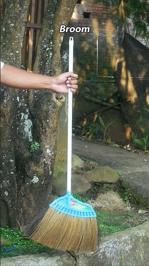 Struggling to Open a Paint Can? Try This Easy Trick! #DIY #LifeHack #PaintHack