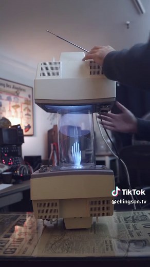 Double Pepper's Ghost Effect using Two TVs | AV Art Projects