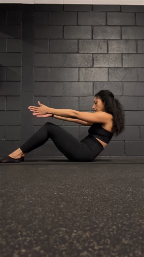 New to Pilates? Start with the foundations Half roll down teaches core control Single leg stretch builds coordination Criss Cross strengthens deep rotation Master these and every thing else get stronger #Pilates #pilatesinstructor #pilatescore #pilatesbeginner