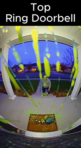56K views · 1.9K reactions | Doorbell camera records man trying to steal package and is caught with slime | Tío Curioso | Facebook