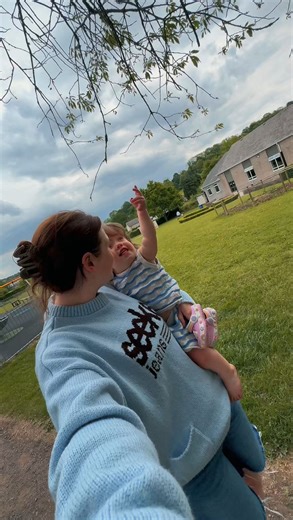 Emilymay Venn on Instagram: "Dwarfism, or achondroplasia specifically, can be passed from parent to child but it can also be spontaneously caused by a mutation in the FGFR3 gene 🧬 and around 80% of children with dwarfism are born to average height parents. This is usually detected by scans during pregnancy or genetic testing and x-rays post birth but our daughter wasn’t diagnosed until she was almost one year old due to a lack of skeletal dysplasia specialists in wales and delays in genetic tes