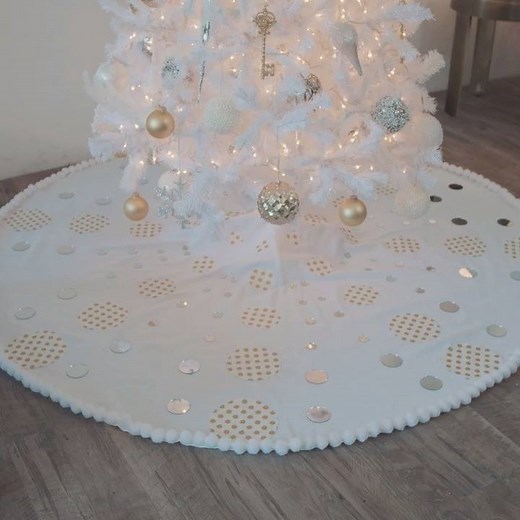 Craft a pretty base for your Christmas tree, no sewing required. | HGTV