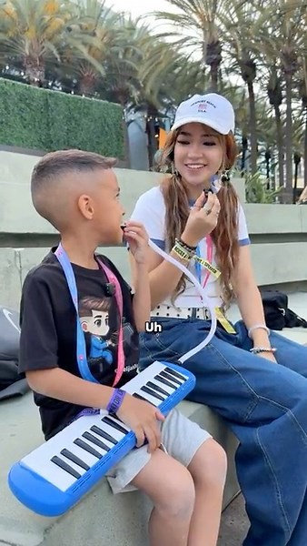 Can Natalie Tran Guess The Song? 🤔👀 ‪@itsnatalietran‬ #guessthesong #publicchallenge #talented #kid